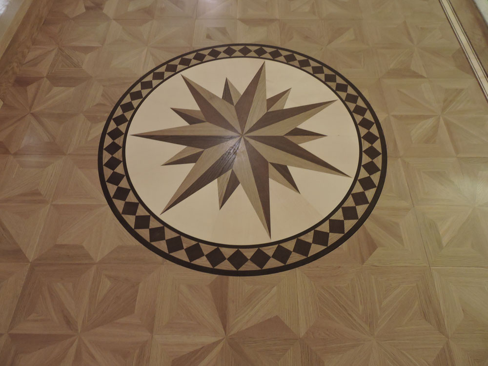 Kompassrosette Schachfries